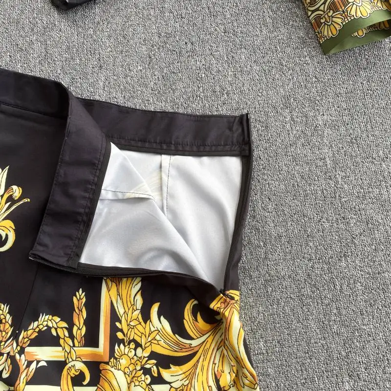 Limited Designer Runway Clothing Set Women's Fashion Vintage Golden Floral Retro Print Shirts + Party Shorts Pants Suit NS750
Limited Designer Runway Clothing Set Women's Fashion Vintage Golden Floral Retro Print Shirts + Party Shorts Pants Suit NS750