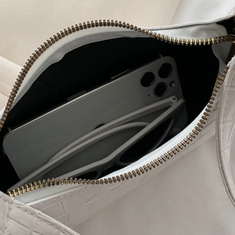 Retro Shoulder Bags For Women 2021 Trendy Vintage Handbag Female Small Subaxillary Bags Casual Retro Mini Shoulder Bag
Retro Shoulder Bags For Women 2021 Trendy Vintage Handbag Female Small Subaxillary Bags Casual Retro Mini Shoulder Bag