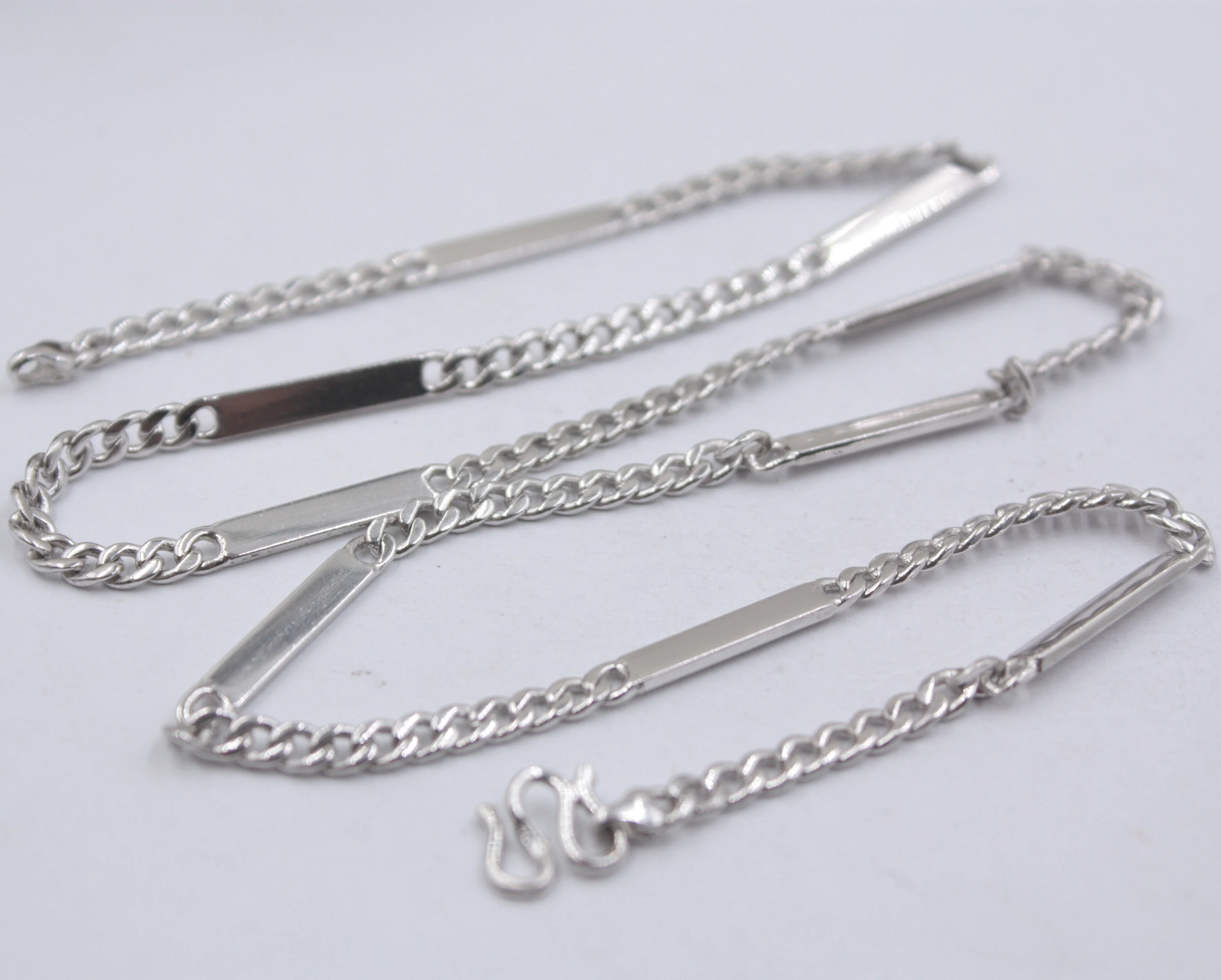 Real S925 Silver Necklace Men Women's Chain 3mm Smooth Curb Link 18''L Necklace
Real S925 Silver Necklace Men Women's Chain 3mm Smooth Curb Link 18''L Necklace