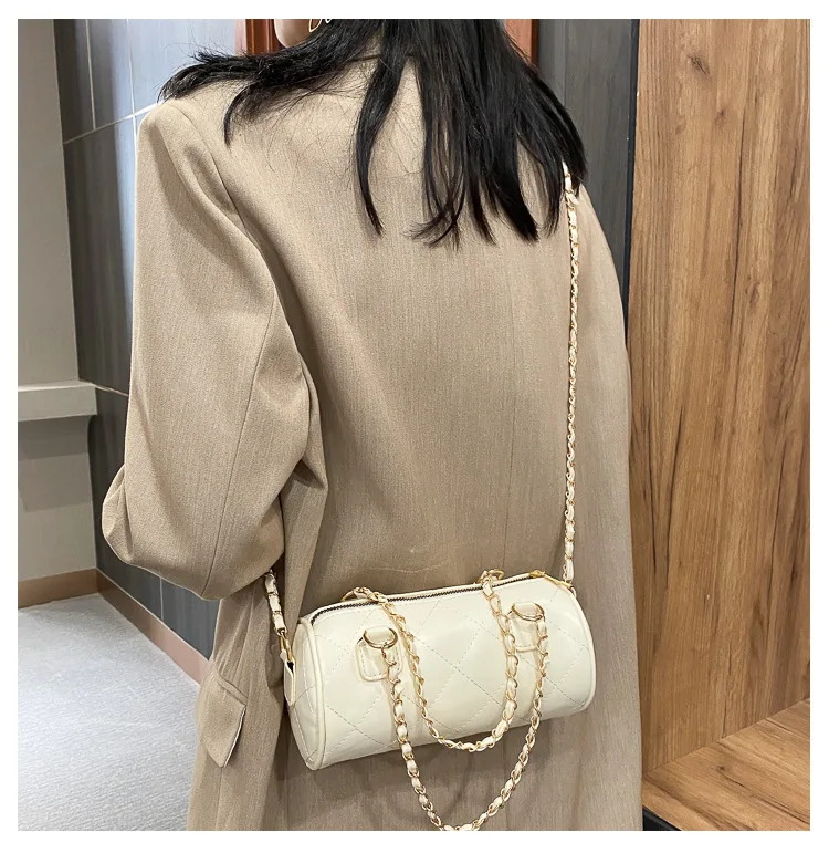 Cylinder Shaped Shoulder Bags Women PU Chain Messenger Handbags for Shoulder Crossbody Bags with the Bucket Designer
Cylinder Shaped Shoulder Bags Women PU Chain Messenger Handbags for Shoulder Crossbody Bags with the Bucket Designer