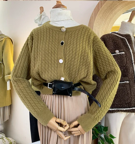New Oversize Women's Sweaters Autumn Winter sweater Vintage buttons O Neck Cardigans Single Breasted Puff Sleeve Loose Cardigan
New Oversize Women's Sweaters Autumn Winter sweater Vintage buttons O Neck Cardigans Single Breasted Puff Sleeve Loose Cardigan