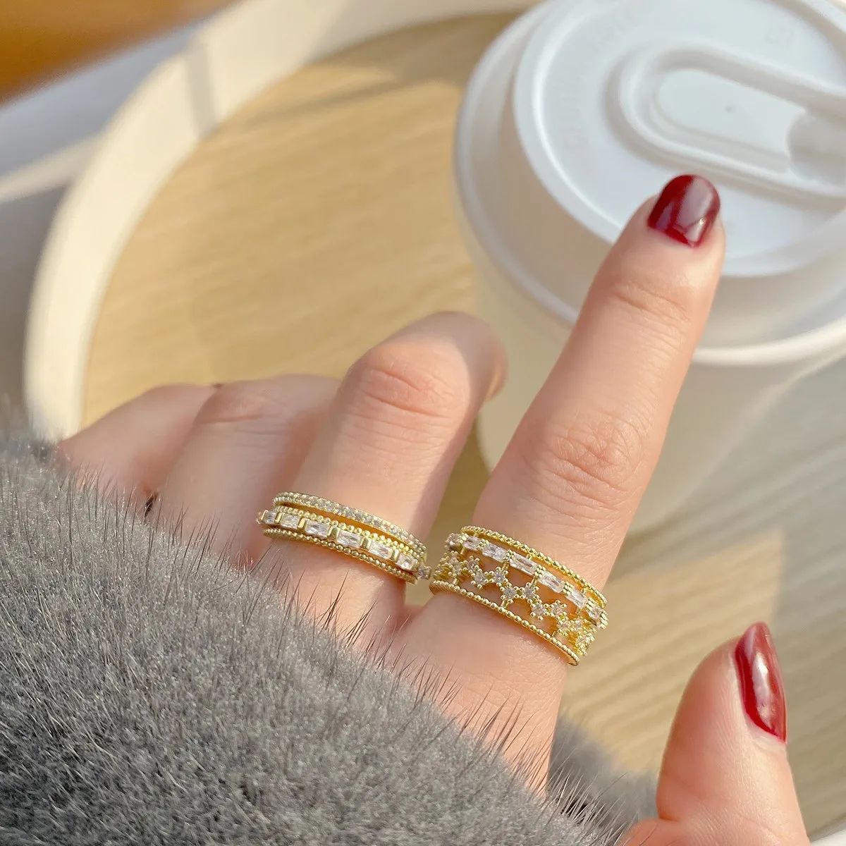 French Hollow Inlaid Crystal Zircon Ring for Women 14K Real Gold Plated Open Design Finger Ring Adjustable Luxury Female Jewelry
French Hollow Inlaid Crystal Zircon Ring for Women 14K Real Gold Plated Open Design Finger Ring Adjustable Luxury Female Jewelry