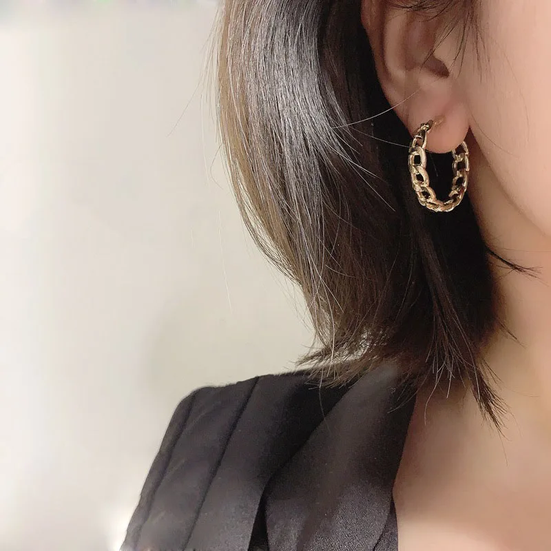 S925 Simple Trend Metal Chain Earrings High-end Design C-shaped Earring Women Girl Earrings Jewelry
S925 Simple Trend Metal Chain Earrings High-end Design C-shaped Earring Women Girl Earrings Jewelry