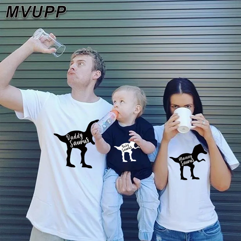 Mother Father Daughter Son Family Matching Outfits Short Sleeves Mommy and Me summer look Solod Fashion korean Style tshirt tops
Mother Father Daughter Son Family Matching Outfits Short Sleeves Mommy and Me summer look Solod Fashion korean Style tshirt tops