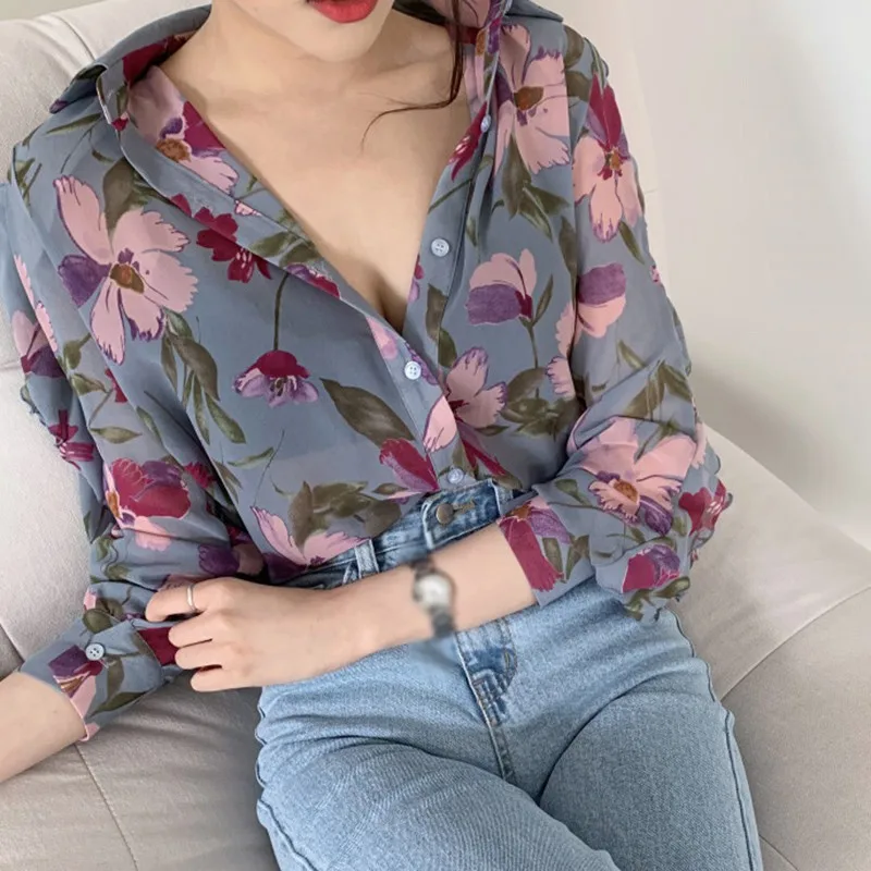 Fashion Long Sleeve Chiffon Blouses Female Shirts Tops Floral Women Blouse V-Neck Loose Shirts
Fashion Long Sleeve Chiffon Blouses Female Shirts Tops Floral Women Blouse V-Neck Loose Shirts