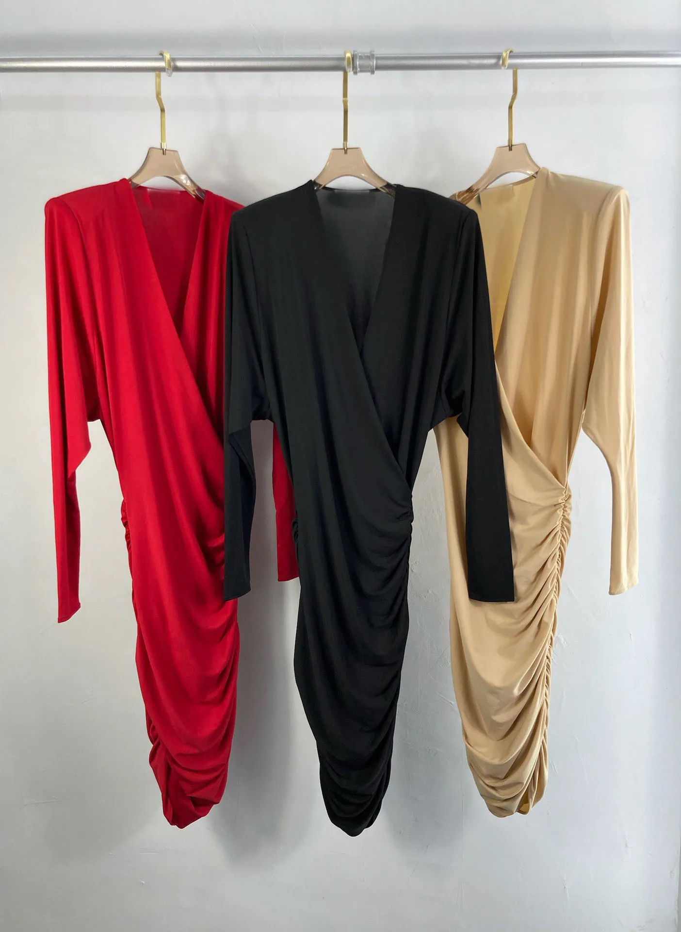 New Fashion 2021 Women High Quality V Neck Long Sleeve Luxury Casual Dresses For Female 3 Color Ddxgz2 1.05
New Fashion 2021 Women High Quality V Neck Long Sleeve Luxury Casual Dresses For Female 3 Color Ddxgz2 1.05