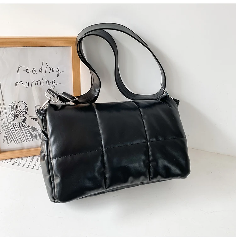 Fashion Designer Crossbody Bags for Women 2021 Cotton Padded Quilting Handbag Winter Space Down Shoulder Messenger Bag Tote Sac
Fashion Designer Crossbody Bags for Women 2021 Cotton Padded Quilting Handbag Winter Space Down Shoulder Messenger Bag Tote Sac