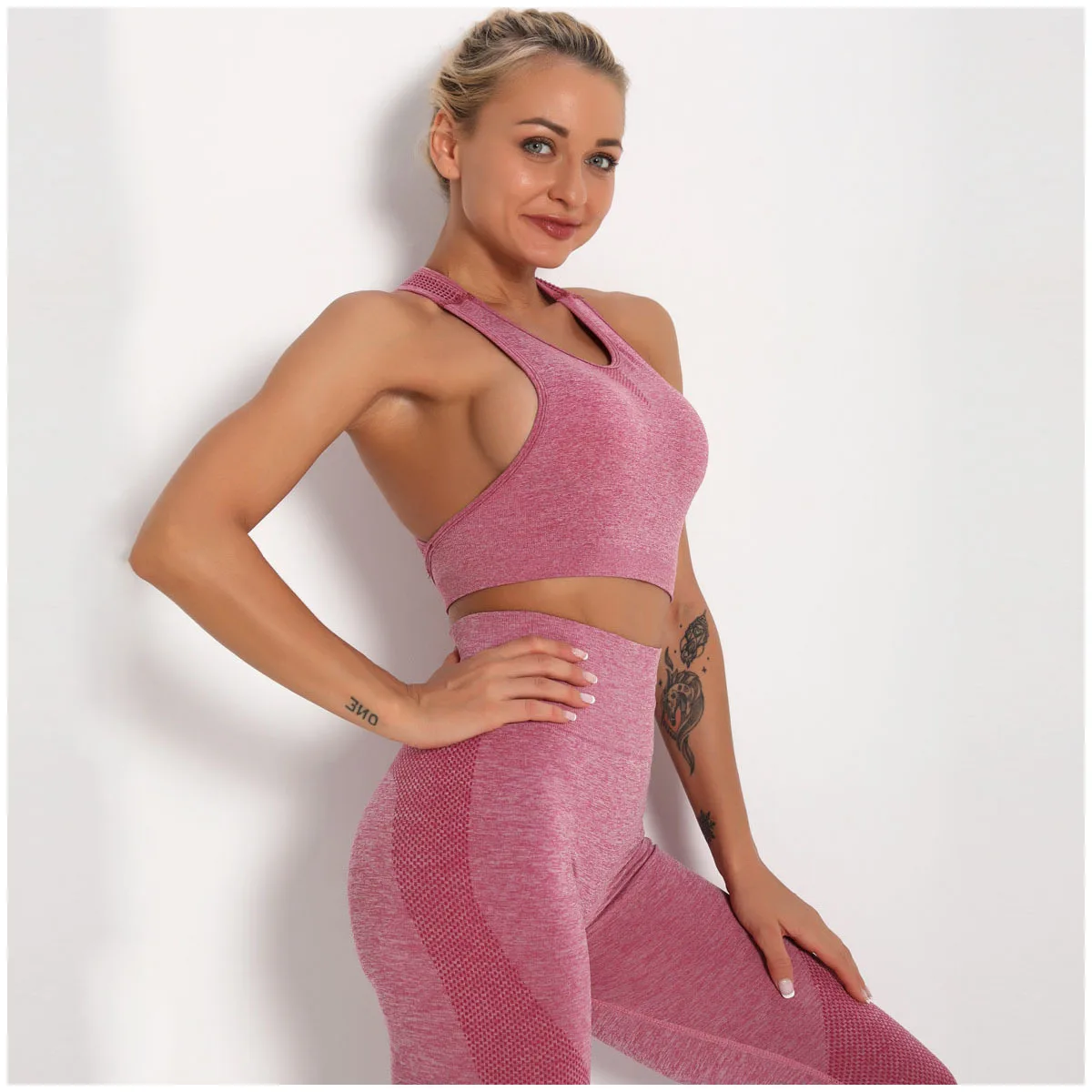 Beautiful back gather outdoor fitness professional seamless sports running yoga bra
Beautiful back gather outdoor fitness professional seamless sports running yoga bra