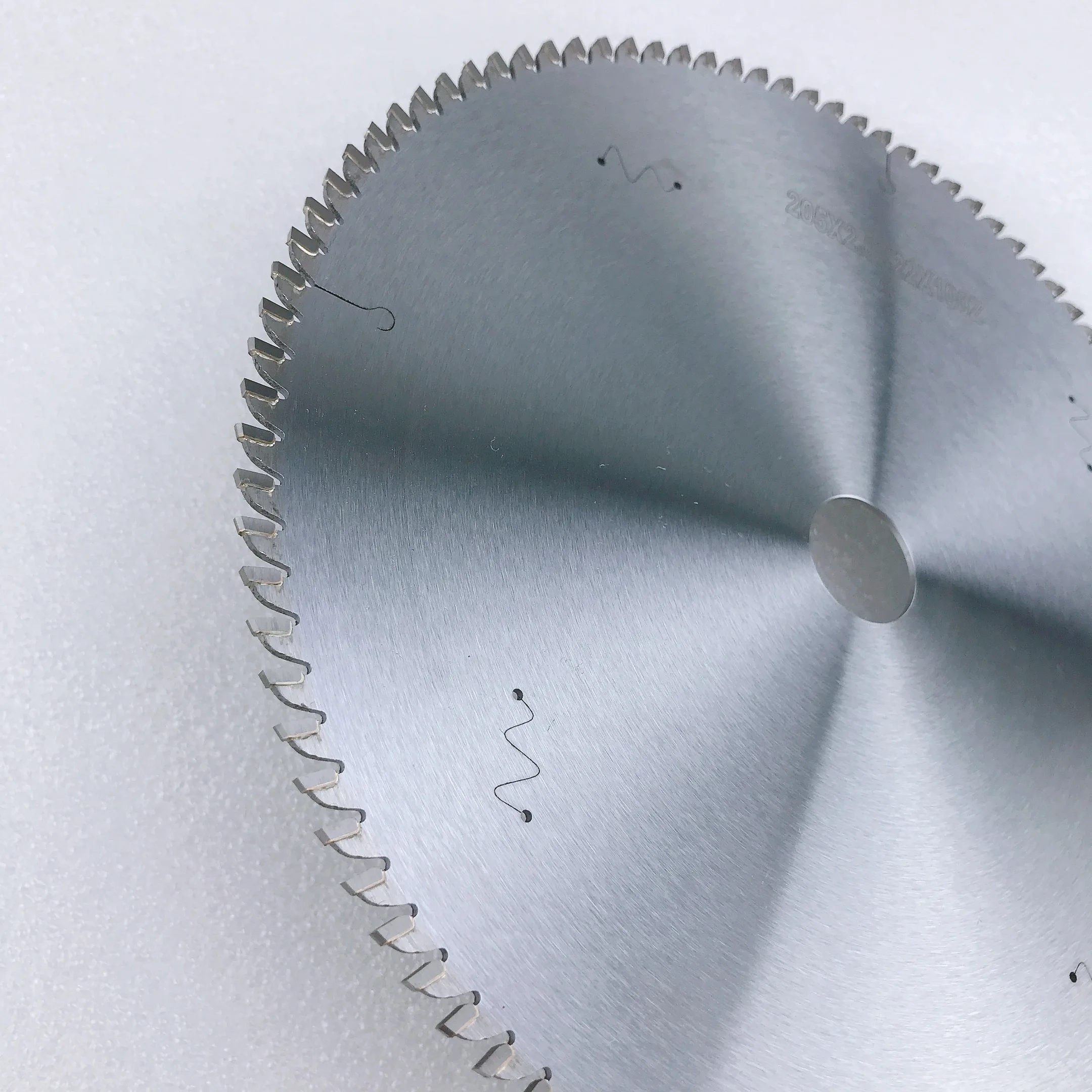 LIVTER T.C.T дисковая пила для резки алюминия 
LIVTER T.C.T дисковая пила для резки алюминия