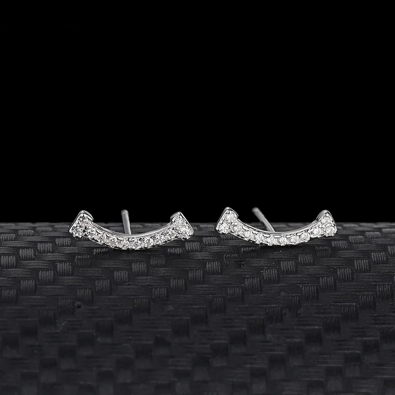 Semi-Circular Arc-Shaped Earrings Female S925 Sterling Silver Korean Creative Simple Fashion Zircon Word Smile Jewelry
Semi-Circular Arc-Shaped Earrings Female S925 Sterling Silver Korean Creative Simple Fashion Zircon Word Smile Jewelry