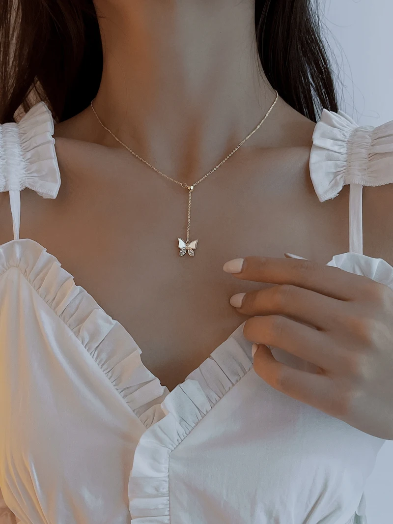 New Shiny Butterfly Pendant Necklace Ladies Exquisite Versatile Gold Pendant Clavicle Chain Mother's Day Gift Free Shipping
New Shiny Butterfly Pendant Necklace Ladies Exquisite Versatile Gold Pendant Clavicle Chain Mother's Day Gift Free Shipping