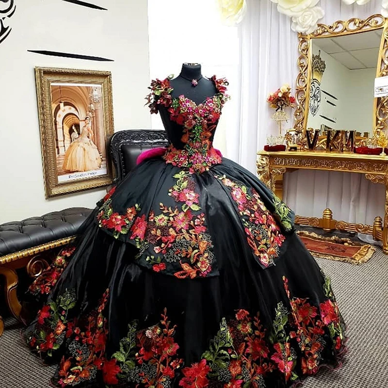 Black Ball Gown Quinceanera Dress 2020 Off Shoulder Crystal Beaded Lace Up Sweet 16 Dress Prom Dress vestidos de 15 años
Black Ball Gown Quinceanera Dress 2020 Off Shoulder Crystal Beaded Lace Up Sweet 16 Dress Prom Dress vestidos de 15 años