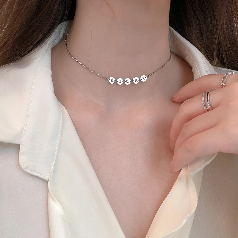 S925 Sterling Silver Lucky Alphabet Round Wafer Necklace Female Vintage Chain Elegant Luxury Fine Jewelry Girls Accessory
S925 Sterling Silver Lucky Alphabet Round Wafer Necklace Female Vintage Chain Elegant Luxury Fine Jewelry Girls Accessory