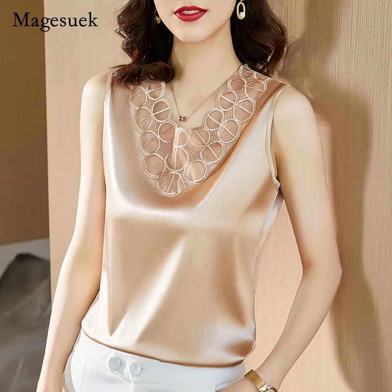 Блузка Женская атласная с V-образным вырезом, шелковая эластичная кружевная рубашка, топ размера плюс, блузки-рубашки с вышивкой, 13732
Блузка Женская атласная с V-образным вырезом, шелковая эластичная кружевная рубашка, топ размера плюс, блузки-рубашки с вышивкой, 13732