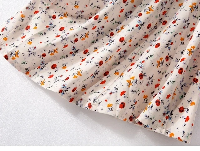Women A-line V-neck Mini Dress Half Sleeve Buttons Flower Printing Spring Summer New Style Lady Short Dresses for Holiday
Women A-line V-neck Mini Dress Half Sleeve Buttons Flower Printing Spring Summer New Style Lady Short Dresses for Holiday