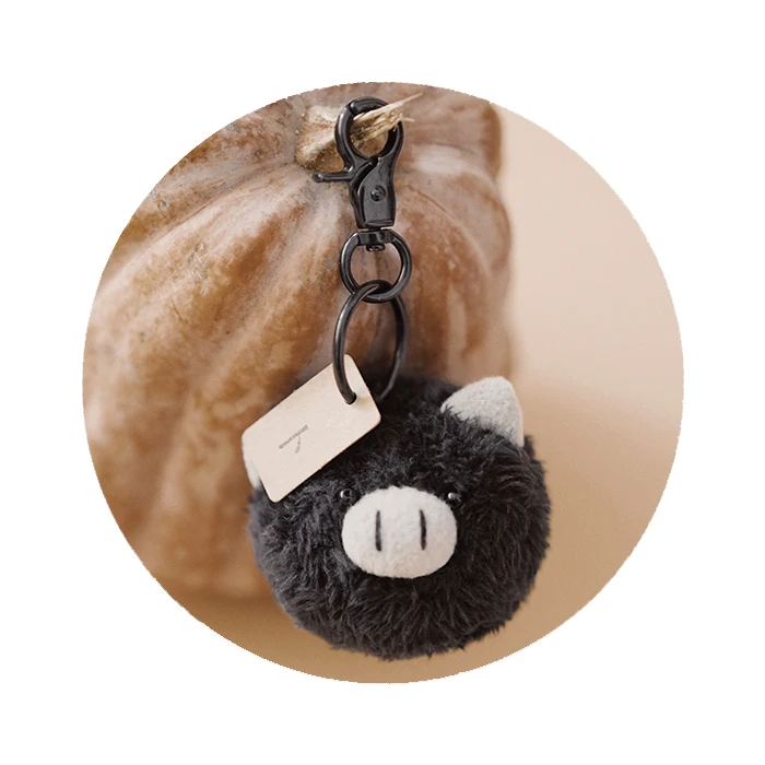 

Pig ball ball pendant original handmade puppet super cute mobile phone bag key pendant dispel bad luck