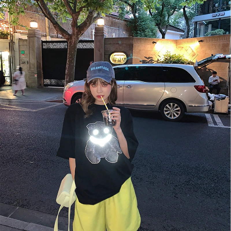Ladies T-Shirt Thickened Fabric Reflective Pattern T-Shirt Men And Women Bear T-Shirt Loose Large Size Short Sleeve T-Shirt Top
Ladies T-Shirt Thickened Fabric Reflective Pattern T-Shirt Men And Women Bear T-Shirt Loose Large Size Short Sleeve T-Shirt Top