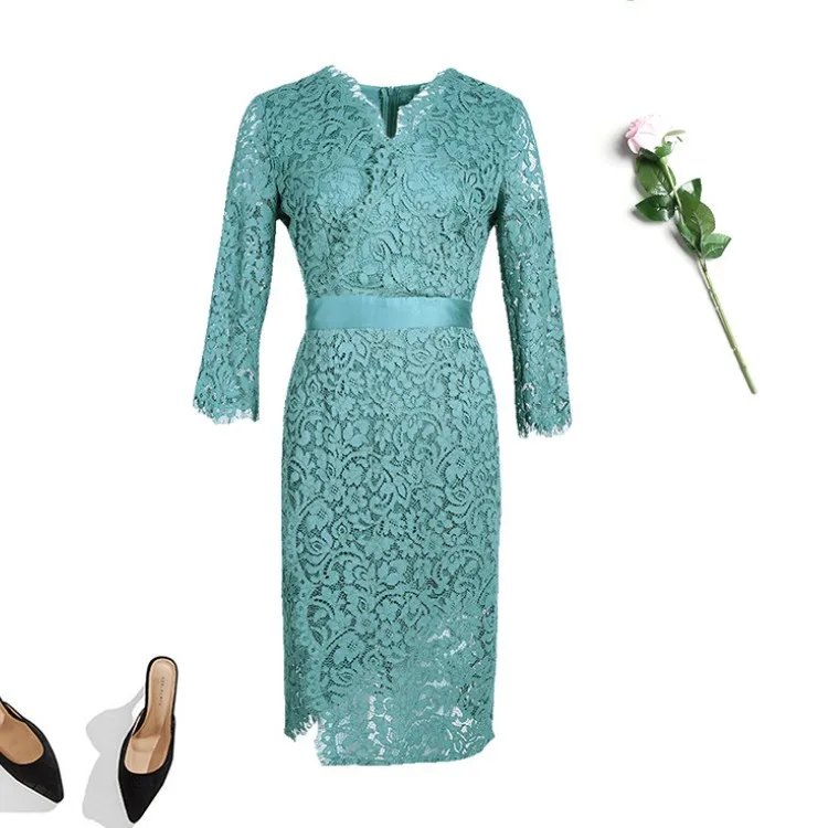 Women's Mother Of The Groom Dresses Knee Length Lace Mother Of The Bride Dress V Neck 3/4 Sleeves Formal Evening Gowns 
Women's Mother Of The Groom Dresses Knee Length Lace Mother Of The Bride Dress V Neck 3/4 Sleeves Formal Evening Gowns