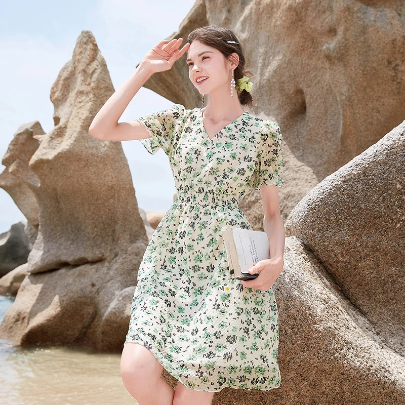 SHZQ Floral Dress Women 2021 Summer New Small Fresh Skirt Lady High Waist Green V-neck Chiffon Skirt
SHZQ Floral Dress Women 2021 Summer New Small Fresh Skirt Lady High Waist Green V-neck Chiffon Skirt
