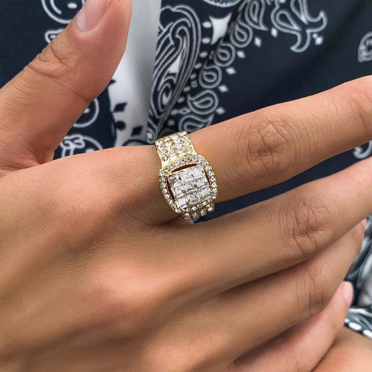 Lacteo 2022 Vintage Shiny Crystal Rhinestone Rings For Women Men Trendy Geometric Metal Rings Wedding Party Jewelry Accessories
Lacteo 2022 Vintage Shiny Crystal Rhinestone Rings For Women Men Trendy Geometric Metal Rings Wedding Party Jewelry Accessories