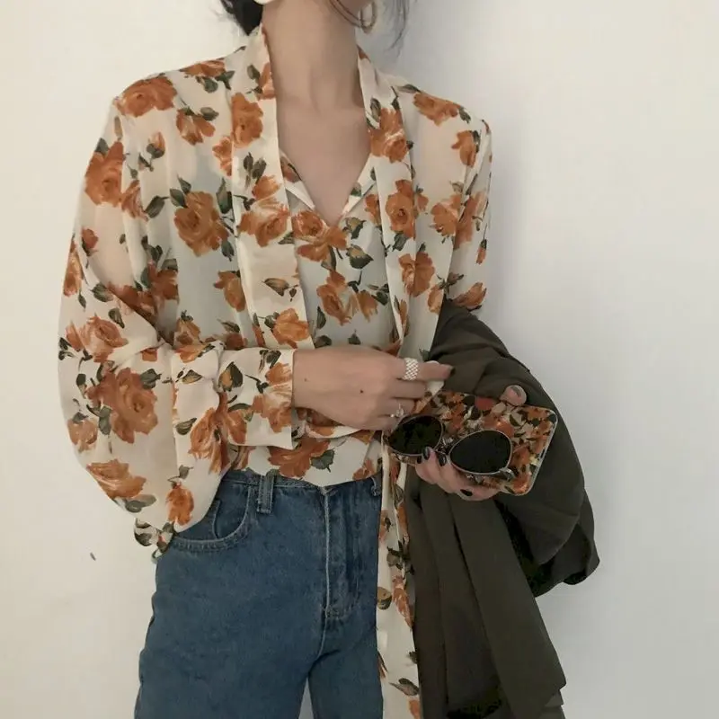 2021 Spring Autumn New Women Blouses Hong Kong Style Rose Floral Chiffon Long Sleeve Vintage Harajuku Shirt Plus Size Clothes
2021 Spring Autumn New Women Blouses Hong Kong Style Rose Floral Chiffon Long Sleeve Vintage Harajuku Shirt Plus Size Clothes
