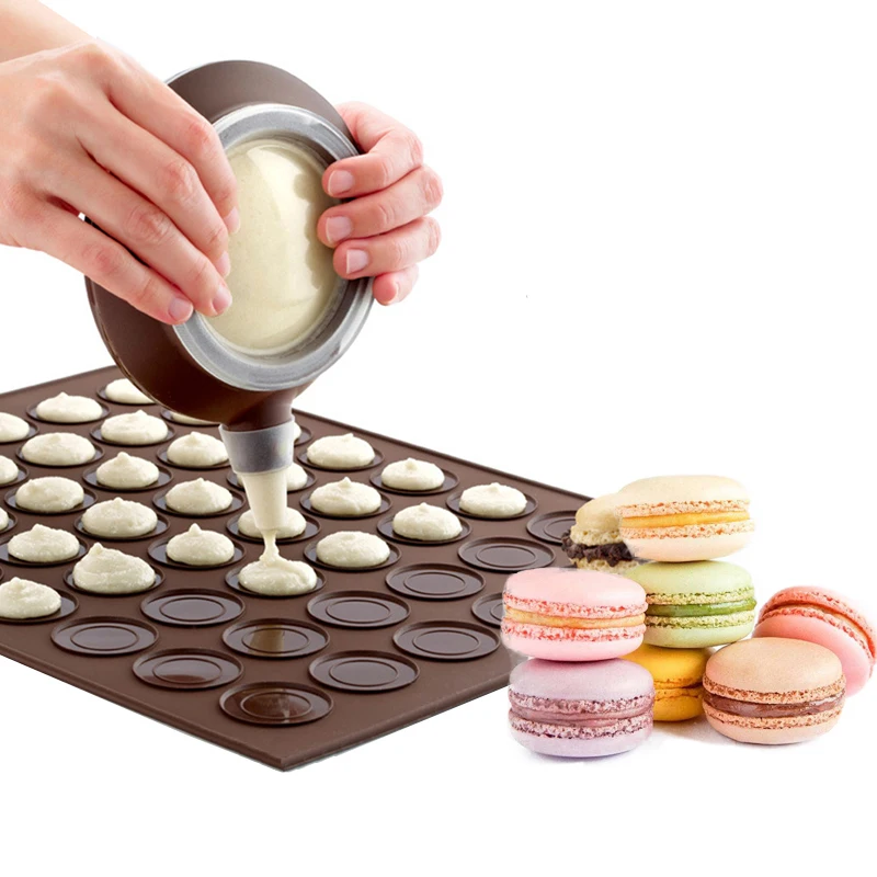 

Large Size Silicone Piping Pot with 3pcs Piping Nozzles Teapot Macaron Squeezer for Milk Sauce Cookies Cake Baking Tool
