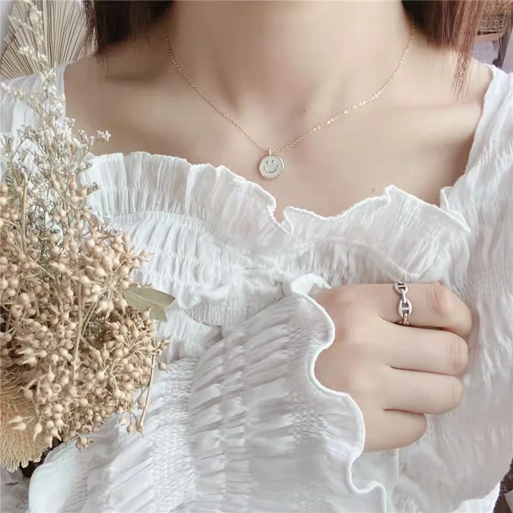 Dongdaemun net red smiley face shell necklace female Korean clavicle chain simple niche creative sen hipster free shipping 
Dongdaemun net red smiley face shell necklace female Korean clavicle chain simple niche creative sen hipster free shipping