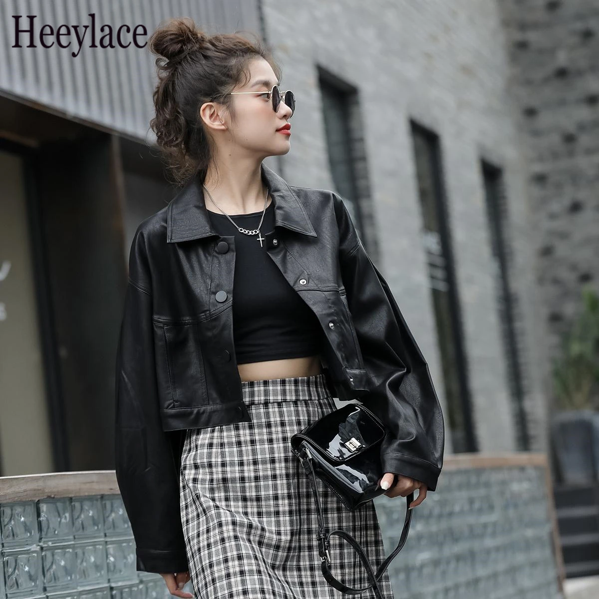 2021 New Spring Cropped PU Leather Women Jackets Long Sleeve Turn Down Collar Streetwear Fashion Female Outerwear
2021 New Spring Cropped PU Leather Women Jackets Long Sleeve Turn Down Collar Streetwear Fashion Female Outerwear