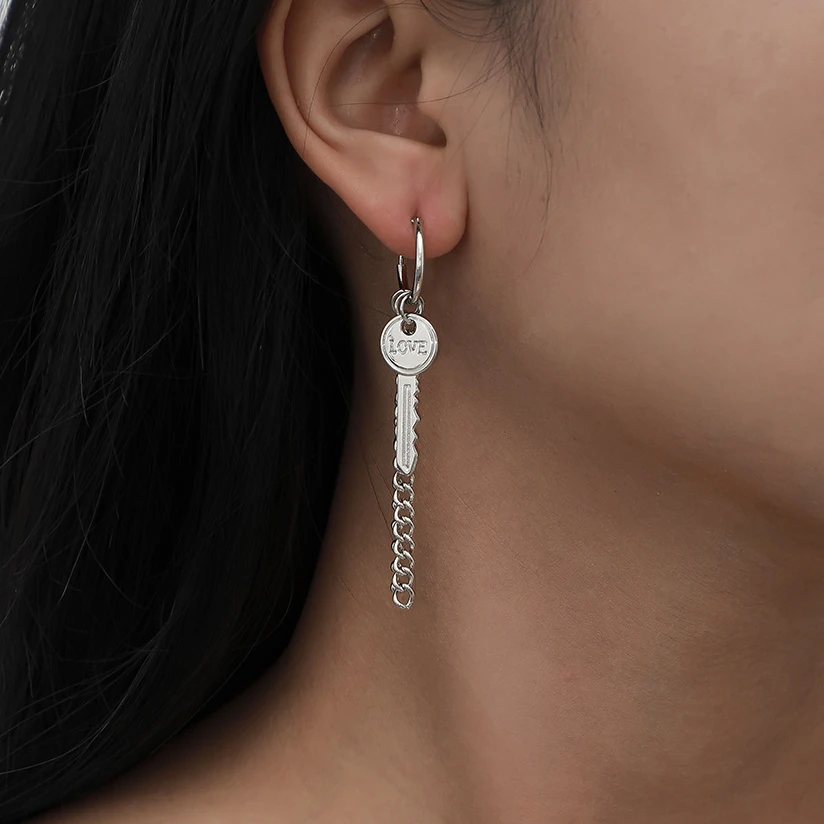 Goth Chains Tassel Earrings for Women Punk LOVE Letter Key Long Earrings Pedants Couples Men's Earring Jewelry 2020 Trendy Charm
Goth Chains Tassel Earrings for Women Punk LOVE Letter Key Long Earrings Pedants Couples Men's Earring Jewelry 2020 Trendy Charm