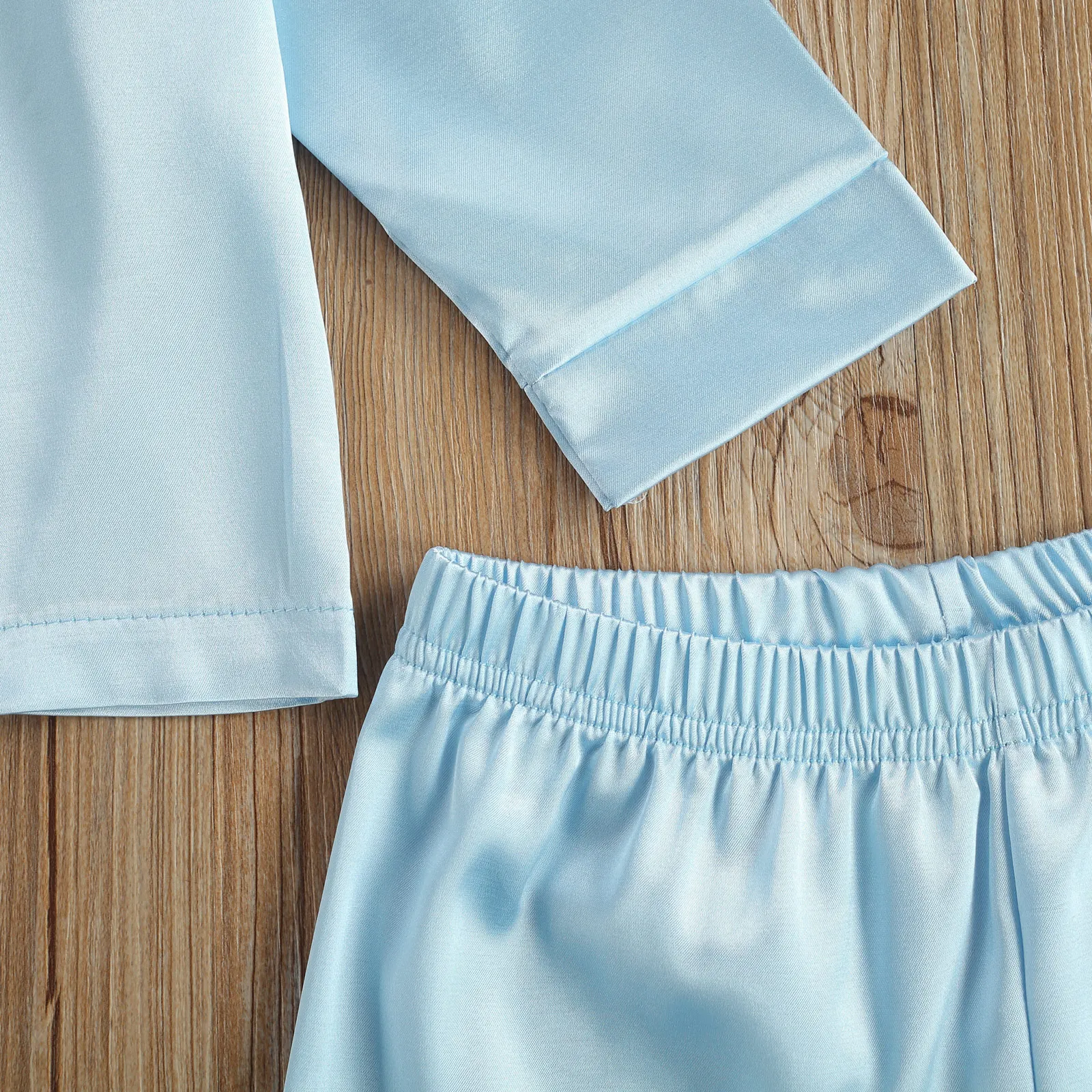 Breathable Kids Boy Girl Pajamas Set, Toddlers Spring Autumn Solid Color Lapel Long Sleeve Top + Long Pants Sleepwear Kit 2-7T 
Breathable Kids Boy Girl Pajamas Set, Toddlers Spring Autumn Solid Color Lapel Long Sleeve Top + Long Pants Sleepwear Kit 2-7T