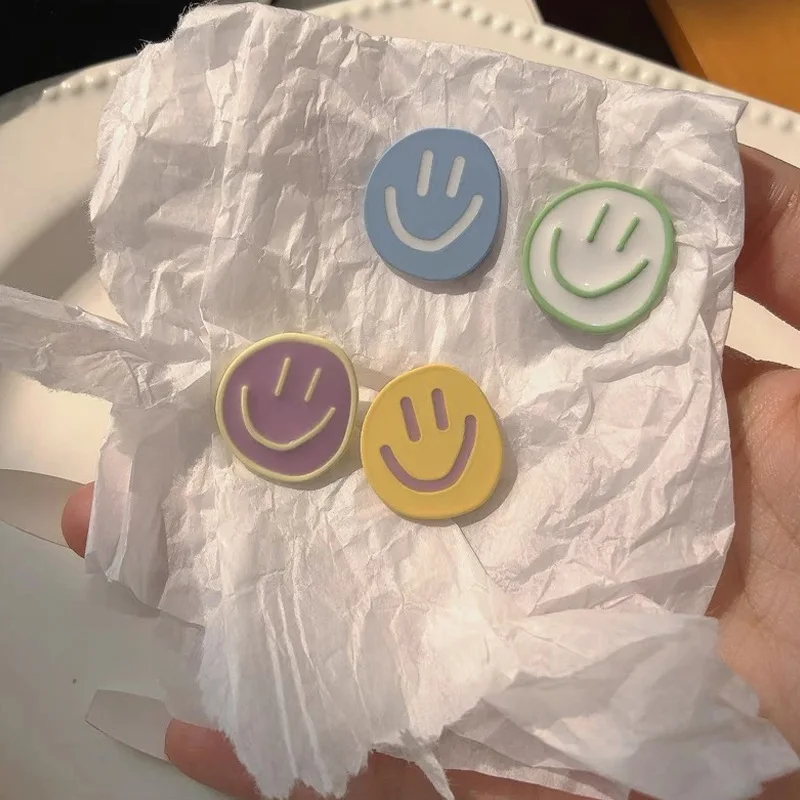 Linmouge New Smiley Earrigns For Women Fashion Personality Metal Color Contrast Asymmetry Female Sweet Cute Jewelry Gifts EF154
Linmouge New Smiley Earrigns For Women Fashion Personality Metal Color Contrast Asymmetry Female Sweet Cute Jewelry Gifts EF154