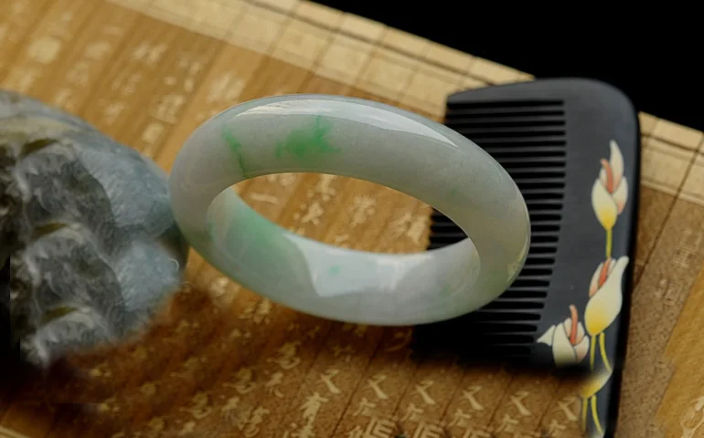 100% Myanmar real green jade bangles handcarved flower emerald jade bracelet women real jade bracelets jade jewelry jadeite jade 
100% Myanmar real green jade bangles handcarved flower emerald jade bracelet women real jade bracelets jade jewelry jadeite jade