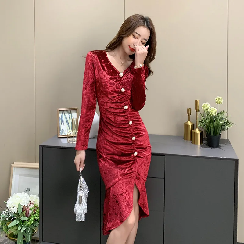 Осеннее женское элегантное бархатное платье с длинным рукавом и v-образным вырезом, винтажное Бандажное однобортное платье русалки, сексуальные вечерние облегающие платья
Осеннее женское элегантное бархатное платье с длинным рукавом и v-образным вырезом, винтажное Бандажное однобортное платье русалки, сексуальные вечерние облегающие платья