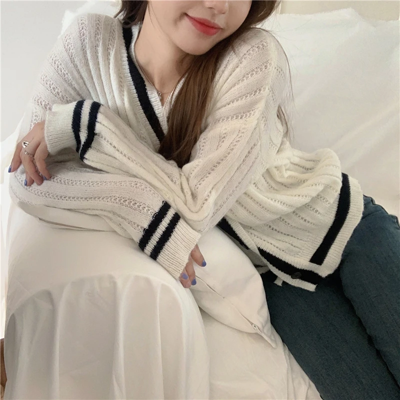 Hzirip Women Knitted Sweaters All-Match Female Cardigans Tops V-Neck Striped Contrast Fashion Cute Sweet Soft Loose 2020 Autumn
Hzirip Women Knitted Sweaters All-Match Female Cardigans Tops V-Neck Striped Contrast Fashion Cute Sweet Soft Loose 2020 Autumn