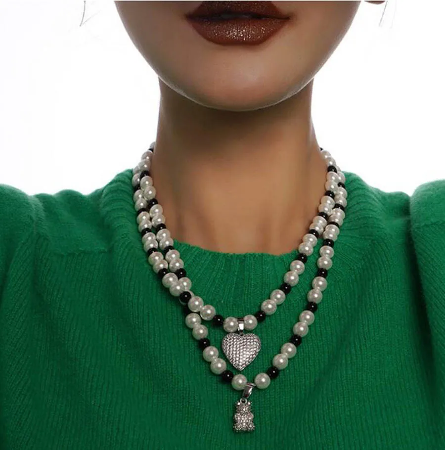 modern pearl necklace black and white bead shiny rhinestone love heart chic girls winter chic hot girl necklace
modern pearl necklace black and white bead shiny rhinestone love heart chic girls winter chic hot girl necklace