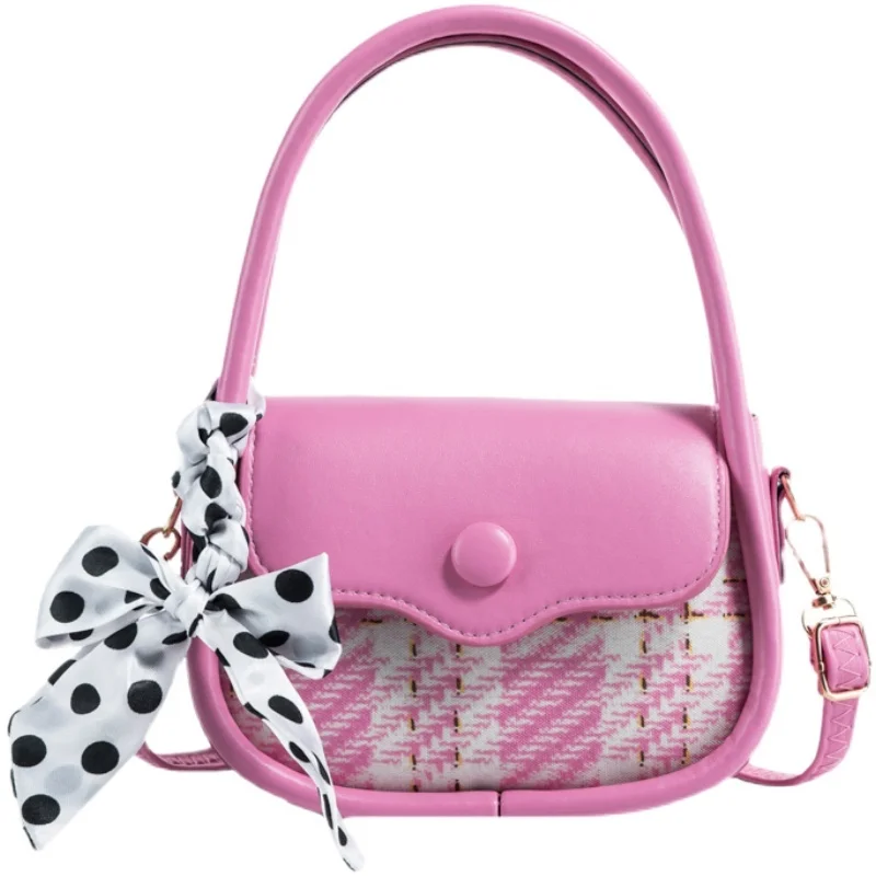 Net red minority design small bag female 2021 autumn new fashion versatile popular one Shoulder Messenger Bag portable small
Net red minority design small bag female 2021 autumn new fashion versatile popular one Shoulder Messenger Bag portable small