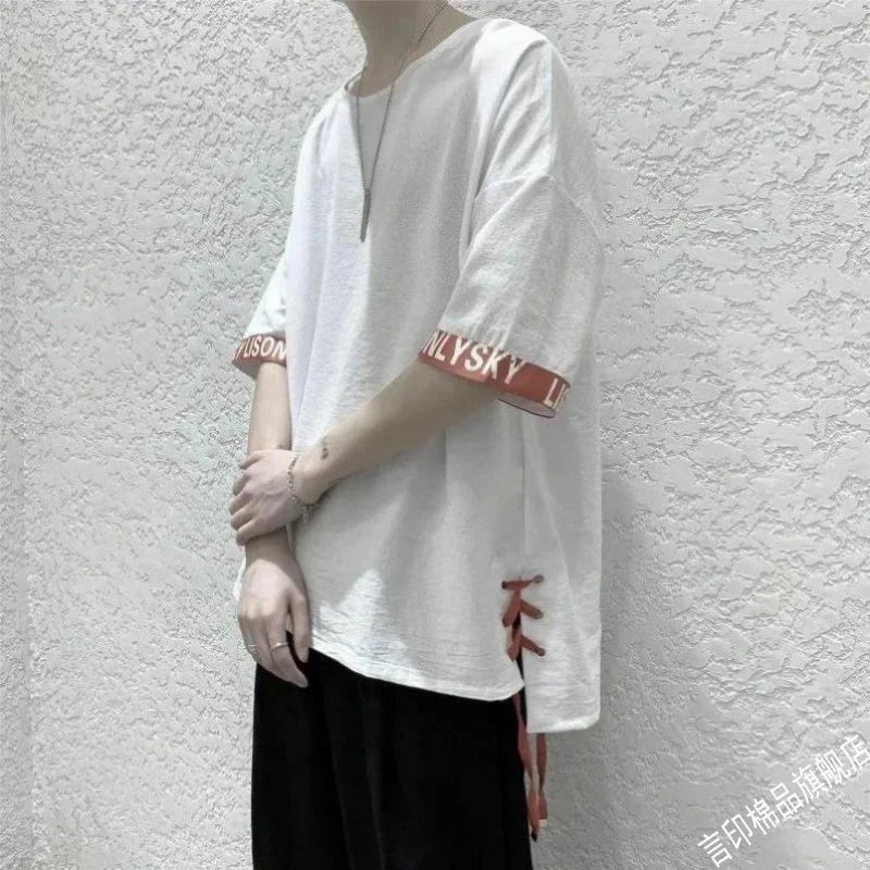 Korean Style Short Sleeve Men Tshirt Hem Split Fork Bandage Print Summer All-Match Handsome White Black Fashion Harajuku Clothes
Korean Style Short Sleeve Men Tshirt Hem Split Fork Bandage Print Summer All-Match Handsome White Black Fashion Harajuku Clothes