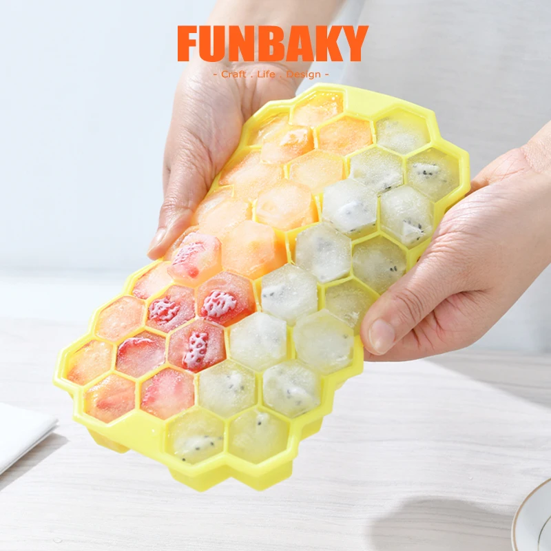 FUNBAKY Solid Color Honeycomb Ice Cube Tray With Lid Thicken Whiskey Ice Cube Maker Mold Silicone Mould
FUNBAKY Solid Color Honeycomb Ice Cube Tray With Lid Thicken Whiskey Ice Cube Maker Mold Silicone Mould