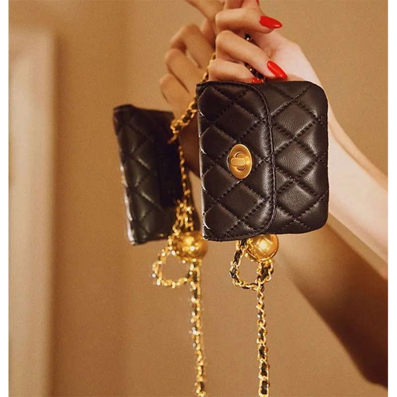 New Runway Lingge Chain Female Bag Fanny Pack Shoulder Bag Crossbody Small Golden Ball Waist Bag Luxury Brand Designer Handbags
New Runway Lingge Chain Female Bag Fanny Pack Shoulder Bag Crossbody Small Golden Ball Waist Bag Luxury Brand Designer Handbags