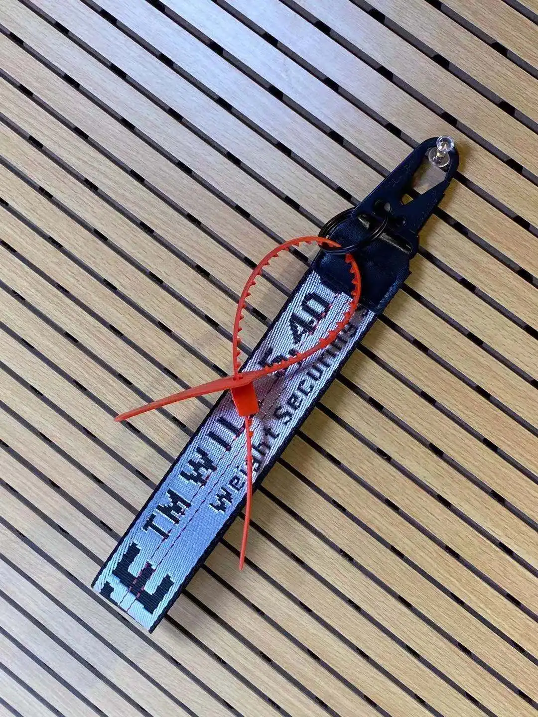 Off Fashion Canvas White Phone Pendant Keychain Couple's Multi-Purpose Popular Wrist Key Ring Camera Jeans Accessories Gift 2020
Off Fashion Canvas White Phone Pendant Keychain Couple's Multi-Purpose Popular Wrist Key Ring Camera Jeans Accessories Gift 2020