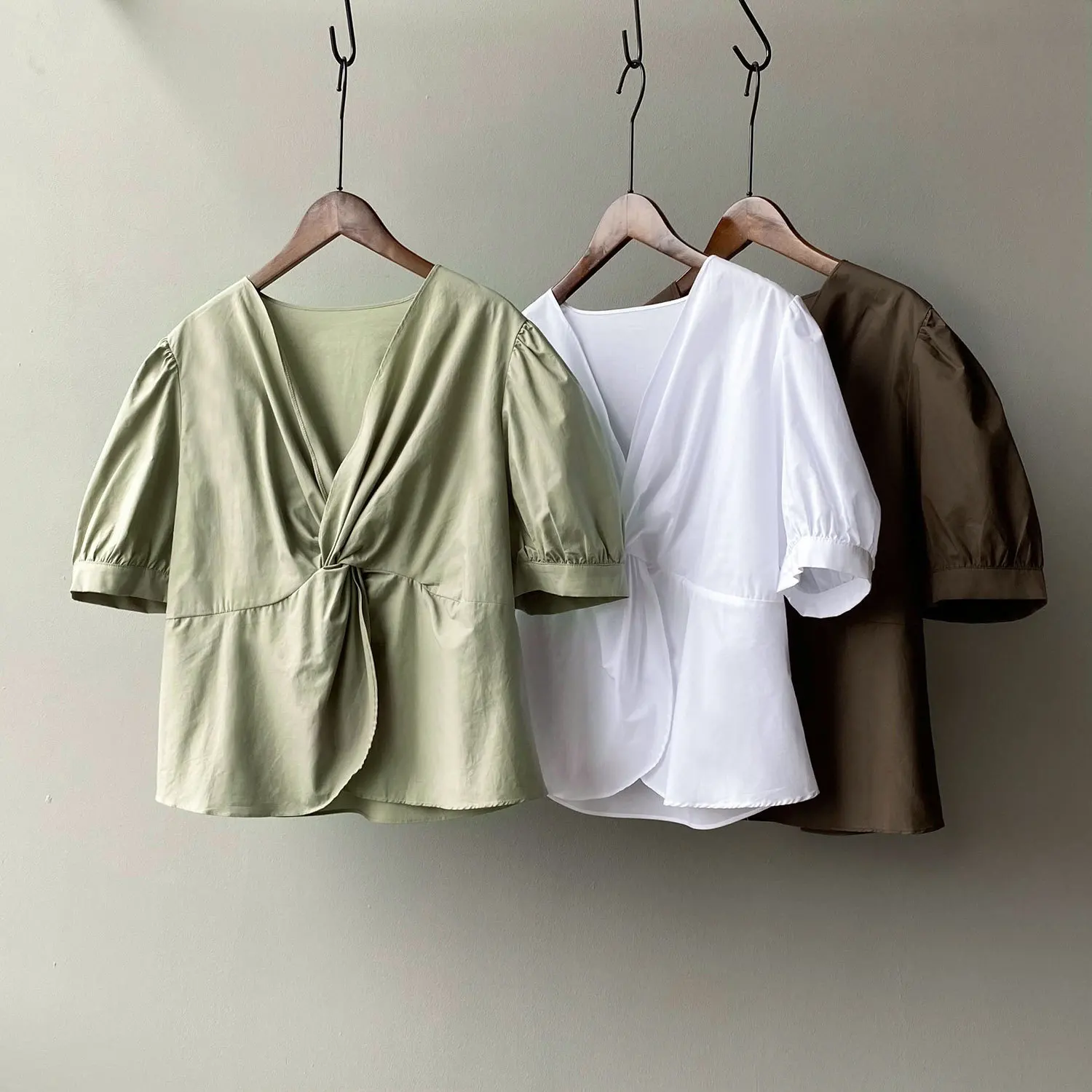 Top Women 2021 Sexy Blouses Crop Ladies Shirts Girl Summer Blusas Clothing Female Chic Tops
Top Women 2021 Sexy Blouses Crop Ladies Shirts Girl Summer Blusas Clothing Female Chic Tops