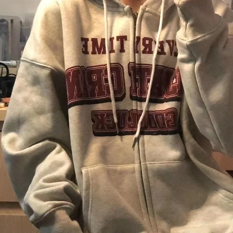 American Vintage Letter Print Loose Zipper Hooded Streetwear Woman Jacket Long Sleeve Casual Autumn Winter Oversized Jacket Coat
American Vintage Letter Print Loose Zipper Hooded Streetwear Woman Jacket Long Sleeve Casual Autumn Winter Oversized Jacket Coat