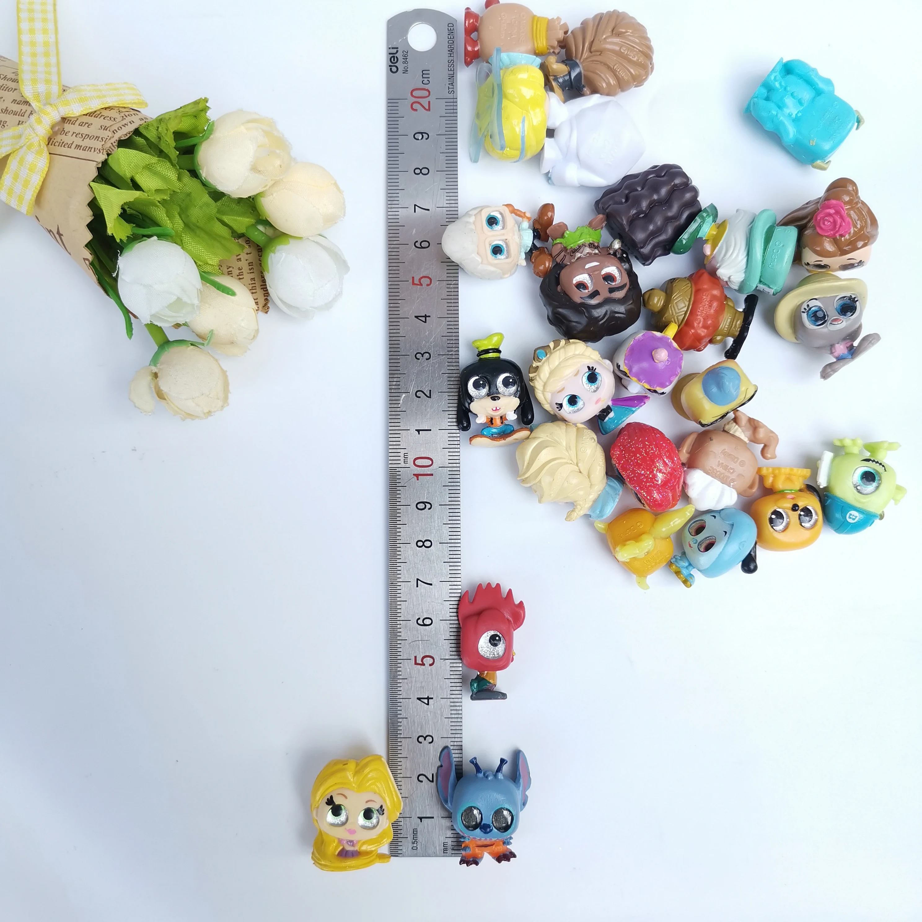 0pcs/lot Q series big eyes cute famous cartoon PVC figures several different styles random mixed
0pcs/lot Q series big eyes cute famous cartoon PVC figures several different styles random mixed