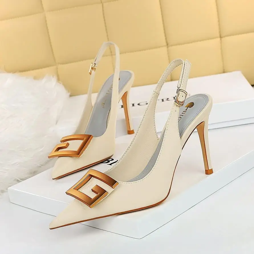 New Women's High Heels Thin Heels Sexy Thin Shallow Mouth Pointed Back Trip Belt Hollow Metal Buckle Single Shoes
New Women's High Heels Thin Heels Sexy Thin Shallow Mouth Pointed Back Trip Belt Hollow Metal Buckle Single Shoes