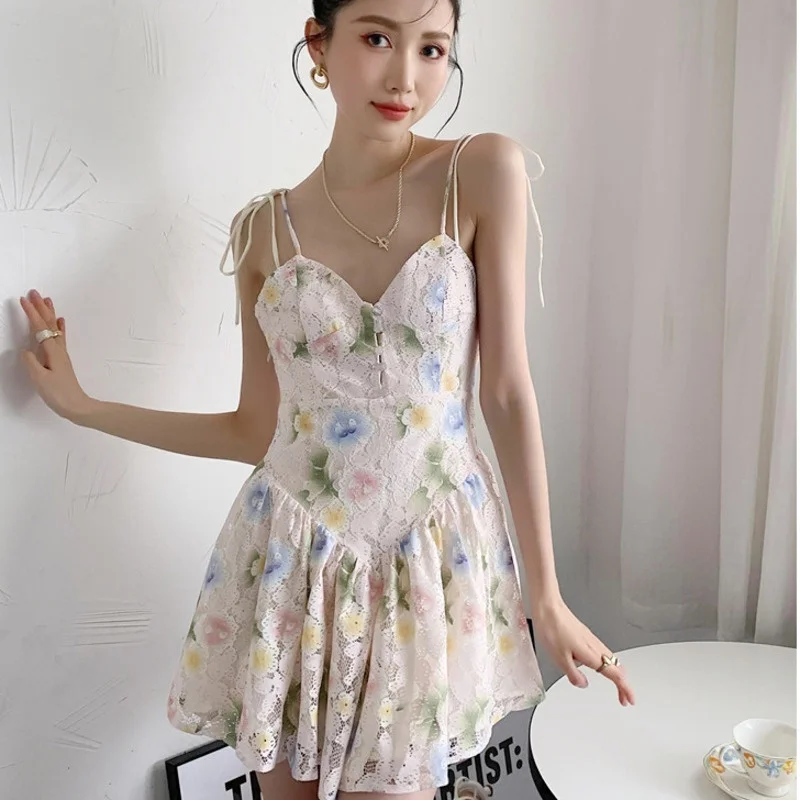 LANMREM Women Dress Lace Flower Lovely V-neck Sleeveless Folds High Waist Sling Dresses Temperament Fashion Summer 2021 2H813
LANMREM Women Dress Lace Flower Lovely V-neck Sleeveless Folds High Waist Sling Dresses Temperament Fashion Summer 2021 2H813