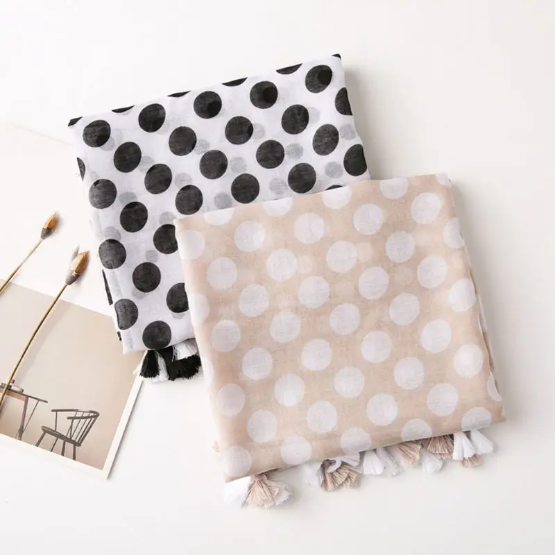 180x90cm Summer Polka Dot Contast Color Large Scarf Tassels Voile Lightweight Sunscreen Beach Oversized Shawl Wrap Hijab
180x90cm Summer Polka Dot Contast Color Large Scarf Tassels Voile Lightweight Sunscreen Beach Oversized Shawl Wrap Hijab