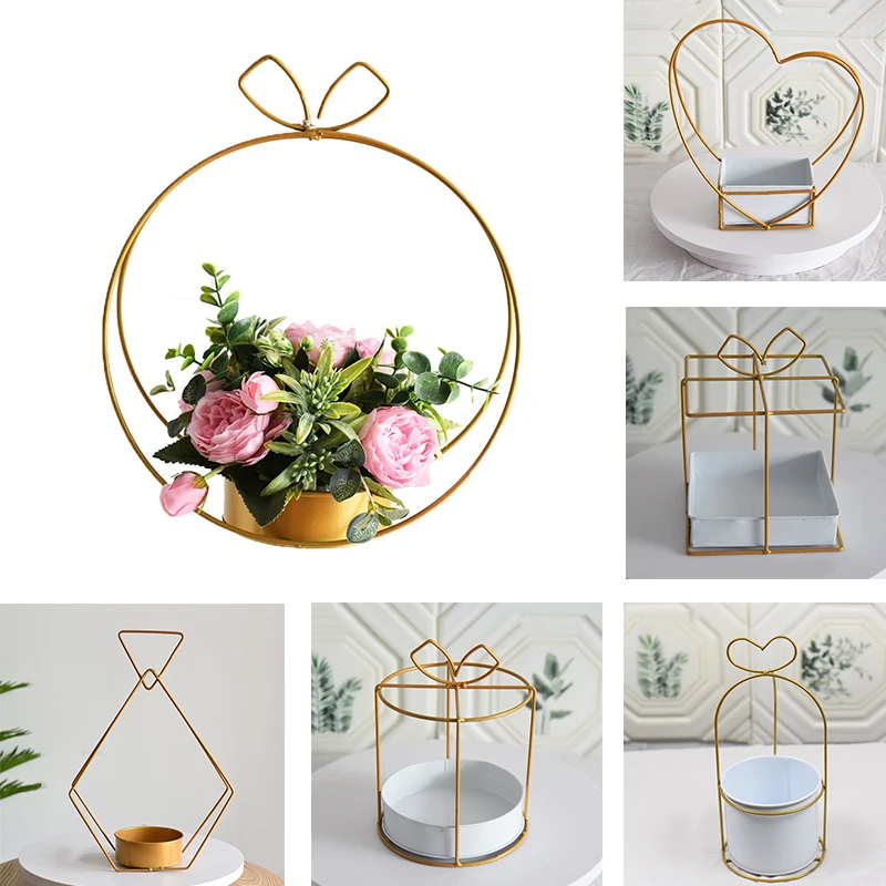 1pcs Home Decoration Portable Flower Basket Metal Wrought Iron Cake Stand Floral Package Holder Flowers Arrangement Gift Box
1pcs Home Decoration Portable Flower Basket Metal Wrought Iron Cake Stand Floral Package Holder Flowers Arrangement Gift Box