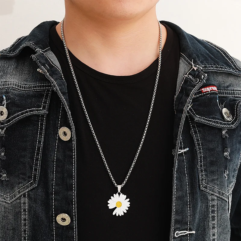 Fashion hip-hop male and female couple student lightning flower pendant necklace hot sale
Fashion hip-hop male and female couple student lightning flower pendant necklace hot sale
