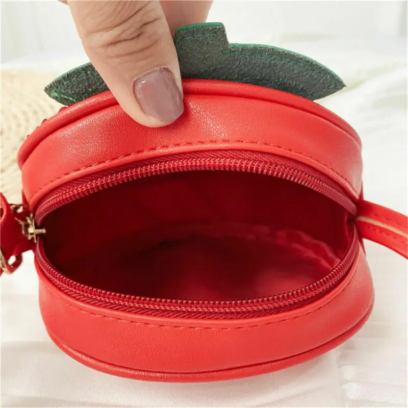 2020 Kids Girl Handbags Lovely Strawberry Pineapple Sequins Bags Single Sequins Fruit Shape Shoulder Bag girls mini Coin Purse
2020 Kids Girl Handbags Lovely Strawberry Pineapple Sequins Bags Single Sequins Fruit Shape Shoulder Bag girls mini Coin Purse