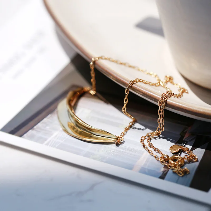 Design style gold color copper collar moon choker Pendant Charm necklace for women femme fashion jewelry Birthday Gifts 2019 
Design style gold color copper collar moon choker Pendant Charm necklace for women femme fashion jewelry Birthday Gifts 2019